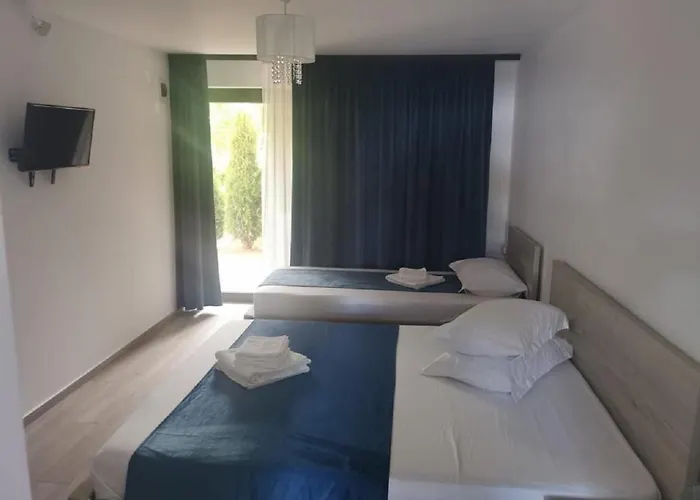 Anca 4* סאטורן