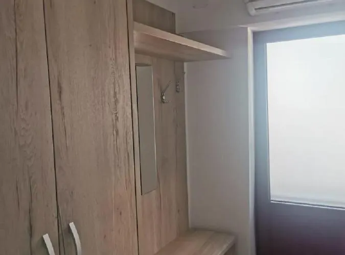 Anca 4* סאטורן