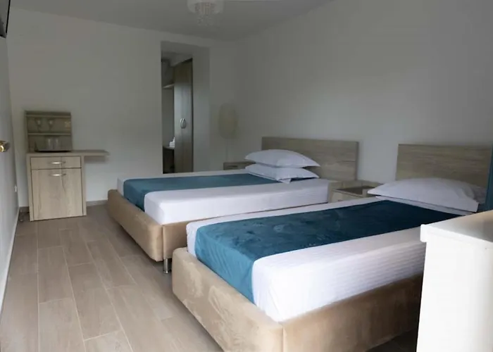 Anca 4* סאטורן