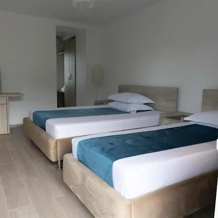 Anca 4* ساتورْنْ